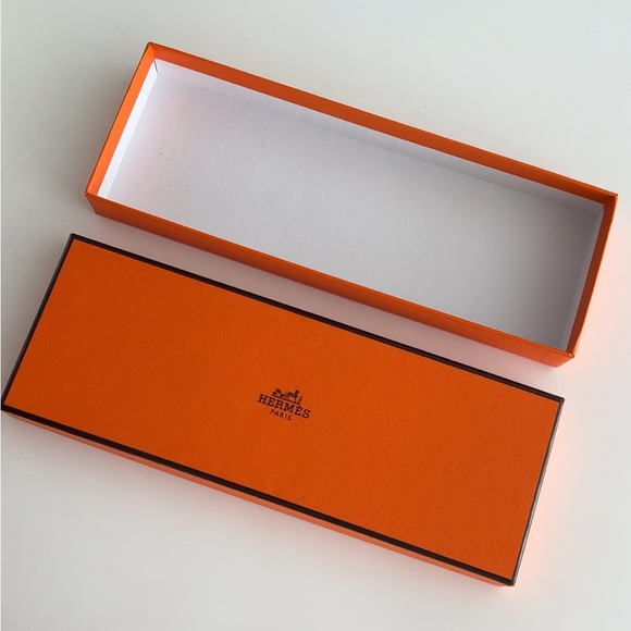 Authentic HERMÈS Gift Box - Picture 3 of 4